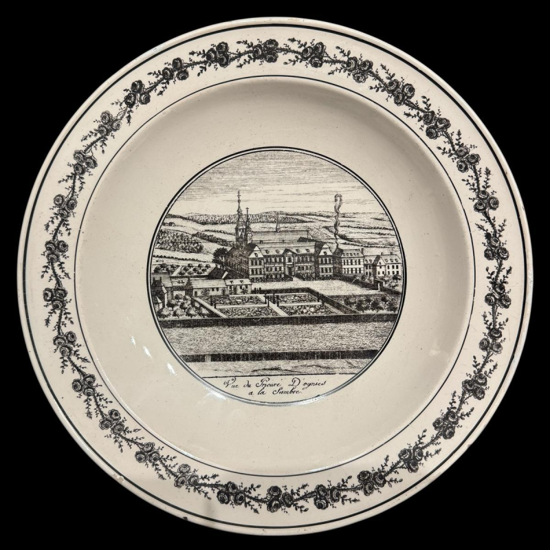 Bernard Lammens, Andenne aardewerken bord "Uitzicht op de priorij van Ognies aan de Sambre"