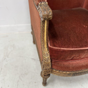 Paire de bergères à oreilles, style Louis XVI, bois doré, début XXᵉ siècle