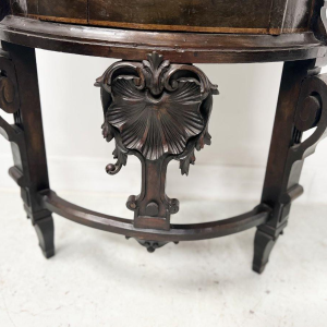 Meuble d’angle demi-lune Napoléon III, décor peint d’une scène biblique, XIXᵉ siècle