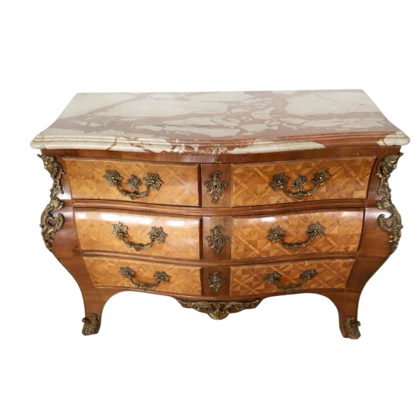 Commode de style Louis XIV, modèle « Tombeau » marqueterie et bronze, milieu XXe s