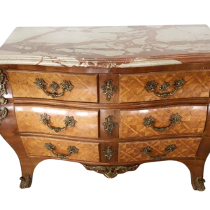 Commode de style Louis XIV, modèle « Tombeau » marqueterie et bronze, milieu XXe s