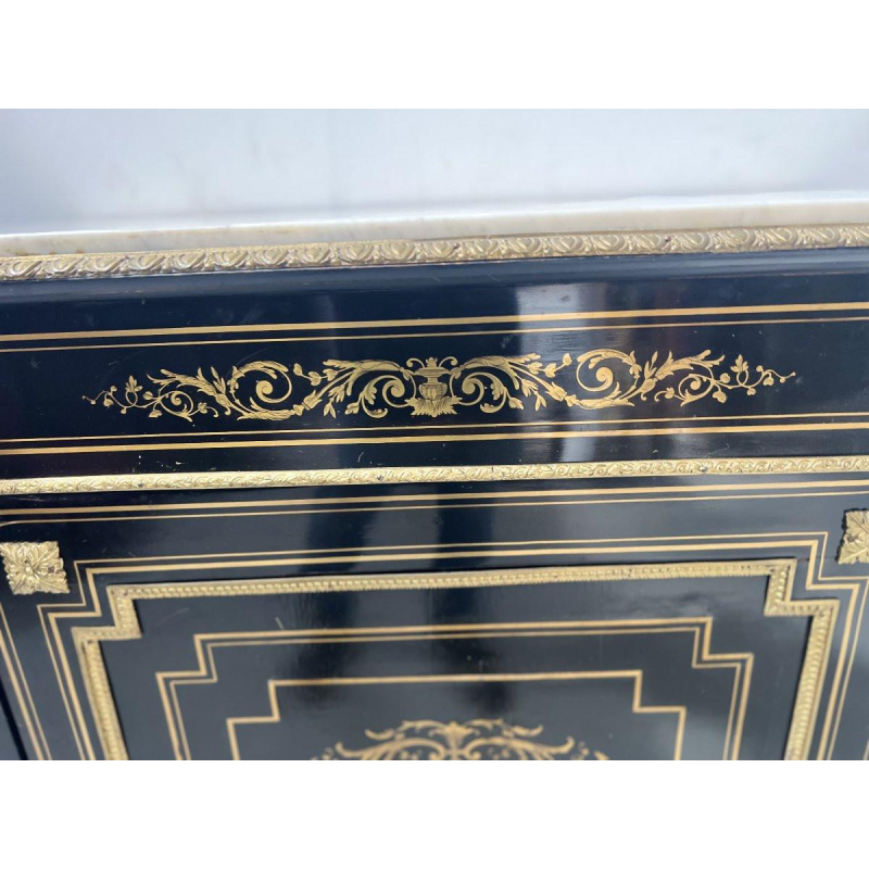 Kast in Napoleon III-stijl met één deur, van geëboniseerd hout en messing marqueterie, 19e eeuw.