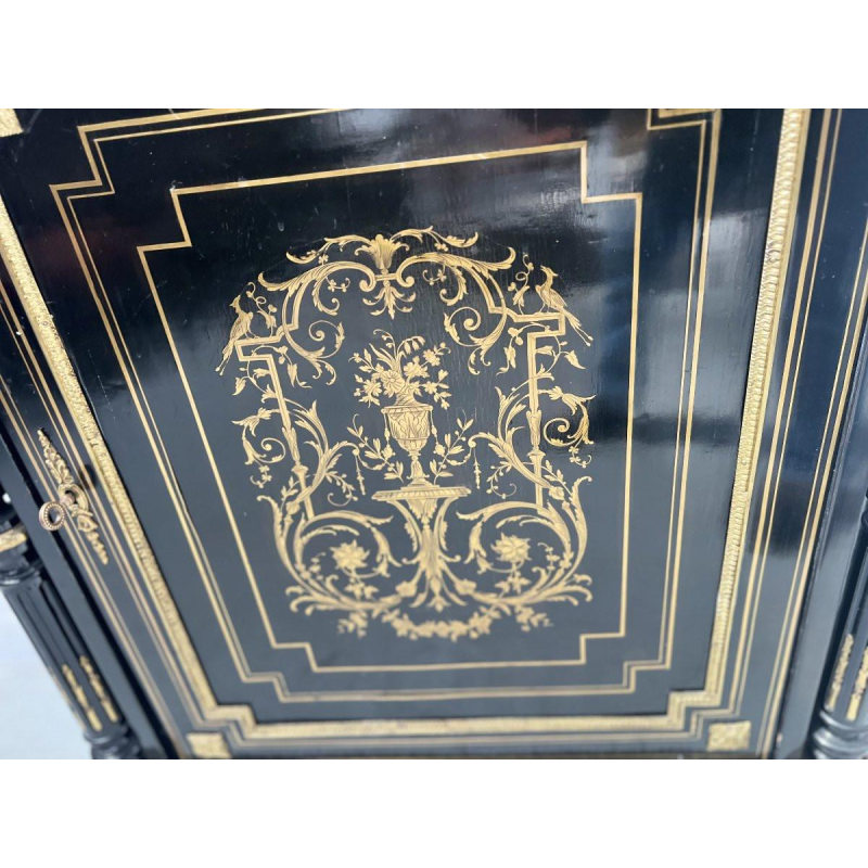 Meuble Napoléon III à une porte, en bois noirci et marqueterie de laiton, XIXᵉ siècle