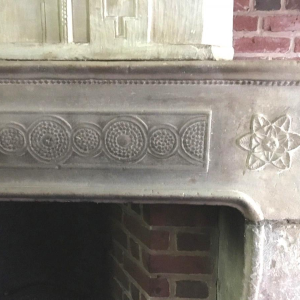 Cheminée ancienne à trumeau, pierre de Bourgogne, fin XVIIᵉ – début XVIIIᵉ siècle