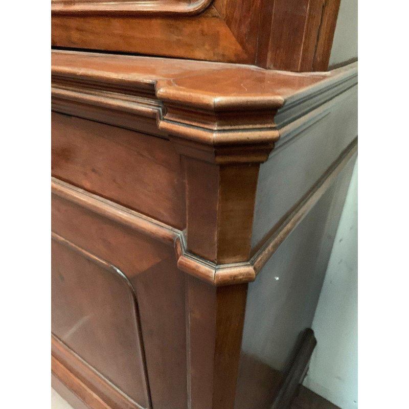 Napoleon III two-part display cabinet, mahogany and veneer, 19th century