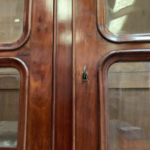 Meuble vitrine en deux corps Napoléon III, acajou et placage, XIXᵉ siècle