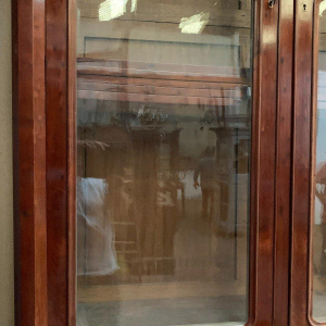 Napoleon III two-part display cabinet, mahogany and veneer, 19th century