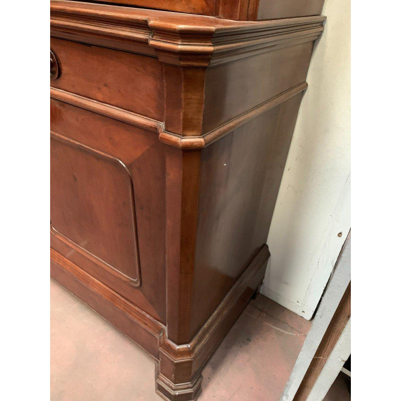 Napoleon III two-part display cabinet, mahogany and veneer, 19th century