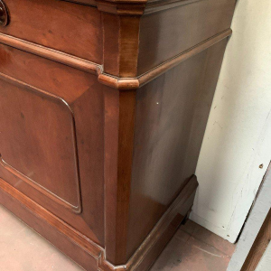 Napoleon III two-part display cabinet, mahogany and veneer, 19th century