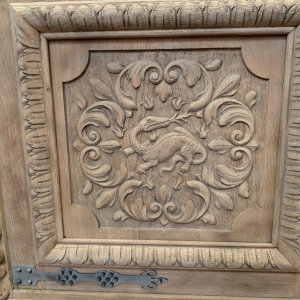 Dressoir van massief eikenhout in renaissancestijl, 20e eeuw