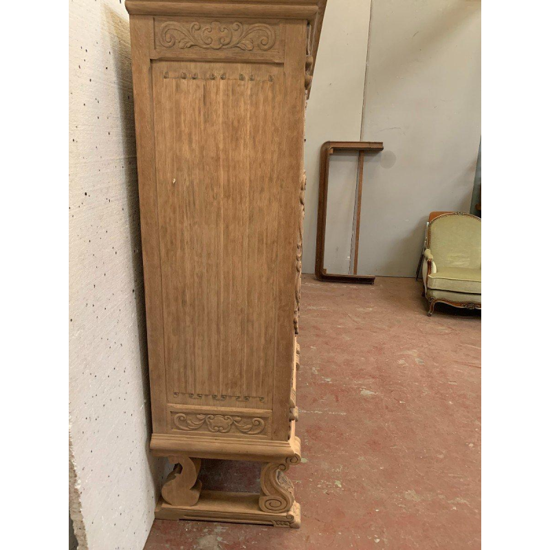 Buffet de style Renaissance en chêne massif, XXᵉ siècle