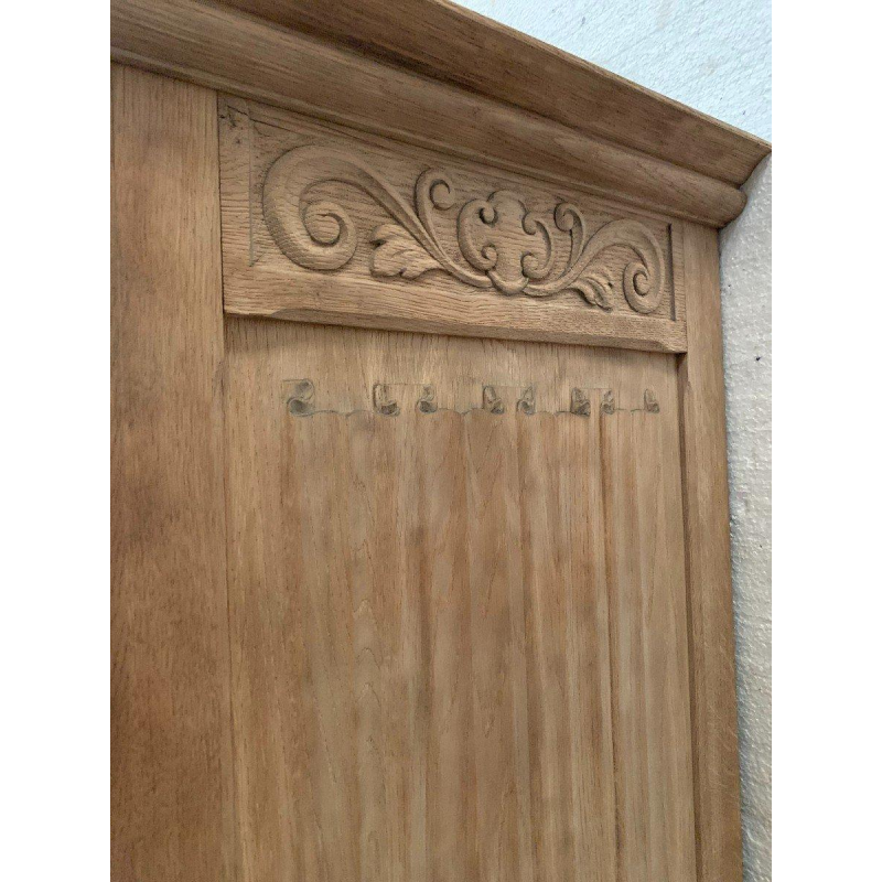 Dressoir van massief eikenhout in renaissancestijl, 20e eeuw