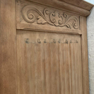 Buffet de style Renaissance en chêne massif, XXᵉ siècle