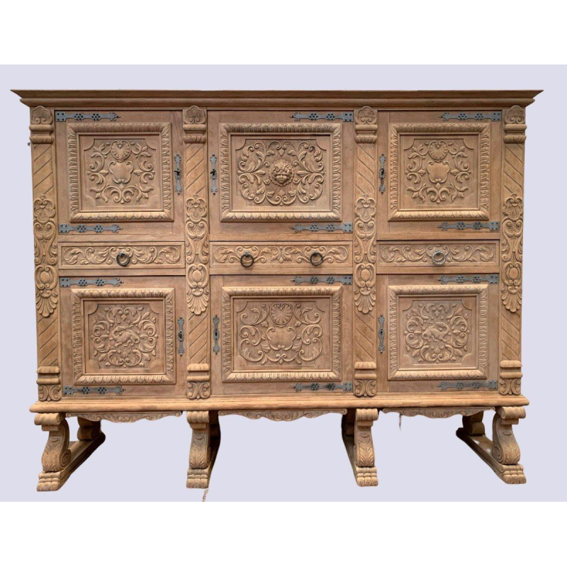 Buffet de style Renaissance en chêne massif, XXᵉ siècle