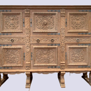 Buffet de style Renaissance en chêne massif, XXᵉ siècle