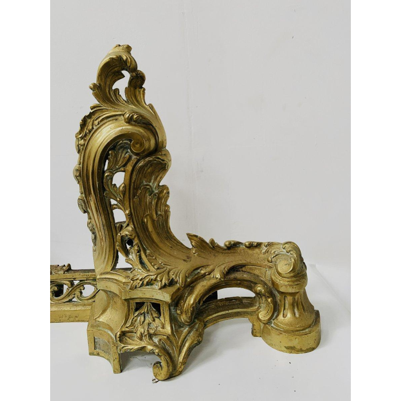 Chenet de style Louis XV en bronze ciselé, XX siècle