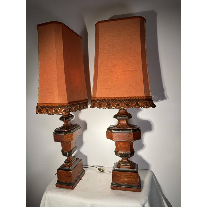 Pair of large Italian lamps in turned and patinated wood - Italy, circa 1950-1960
