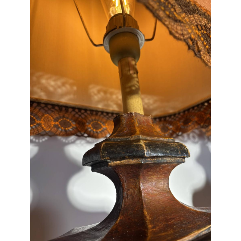 Paire de grandes lampes italiennes en bois tourné et patiné - Italie, vers 1950-1960