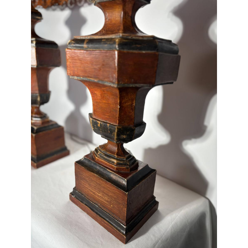 Paire de grandes lampes italiennes en bois tourné et patiné - Italie, vers 1950-1960