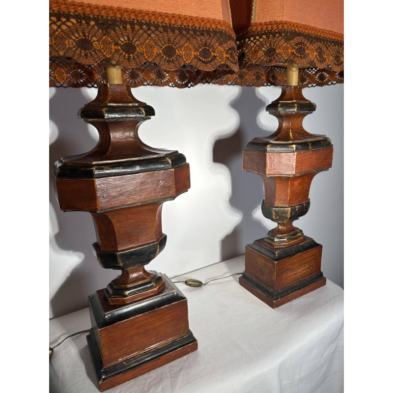 Pair of large Italian lamps in turned and patinated wood - Italy, circa 1950-1960