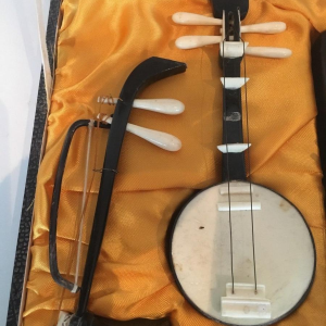 Set of 8 miniature musical instruments, collector's item, 20th century