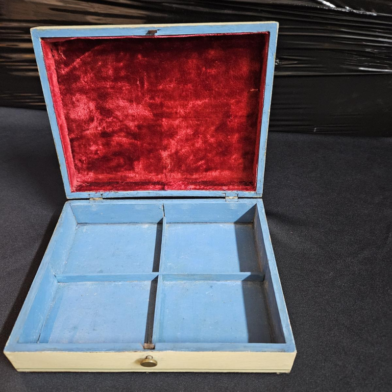 Spa wood, multi-compartment box, painted decoration of figures and portraits, Empire period, ca. 1810