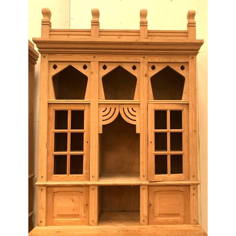 Paire de meubles vitrines deux corps en sapin massif, style Art Déco, vers 1920-1930