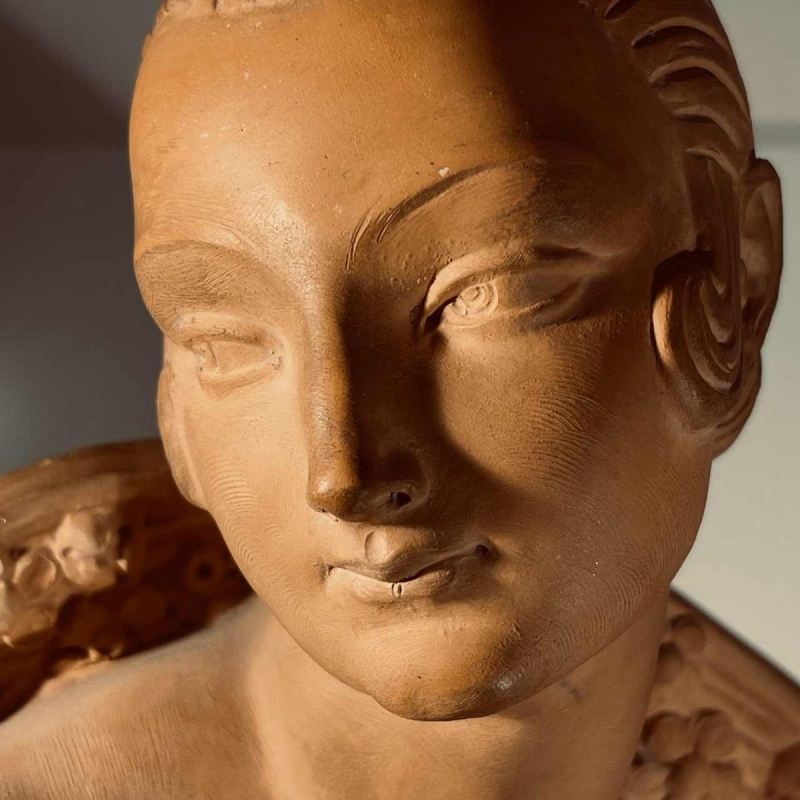 JOE DESCOMPS CORMIER 'Femme nue agenouillée au drapé“ sculpture Art Déco en terre cuite, ca 1910