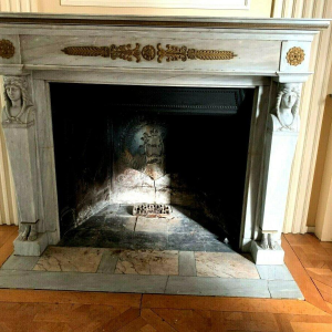 Cheminée de style Empire en marbre Bleu Turquin, cheminée ancienne, XIXe s