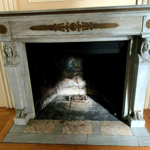 Cheminée de style Empire en marbre Bleu Turquin, cheminée ancienne, XIXe s