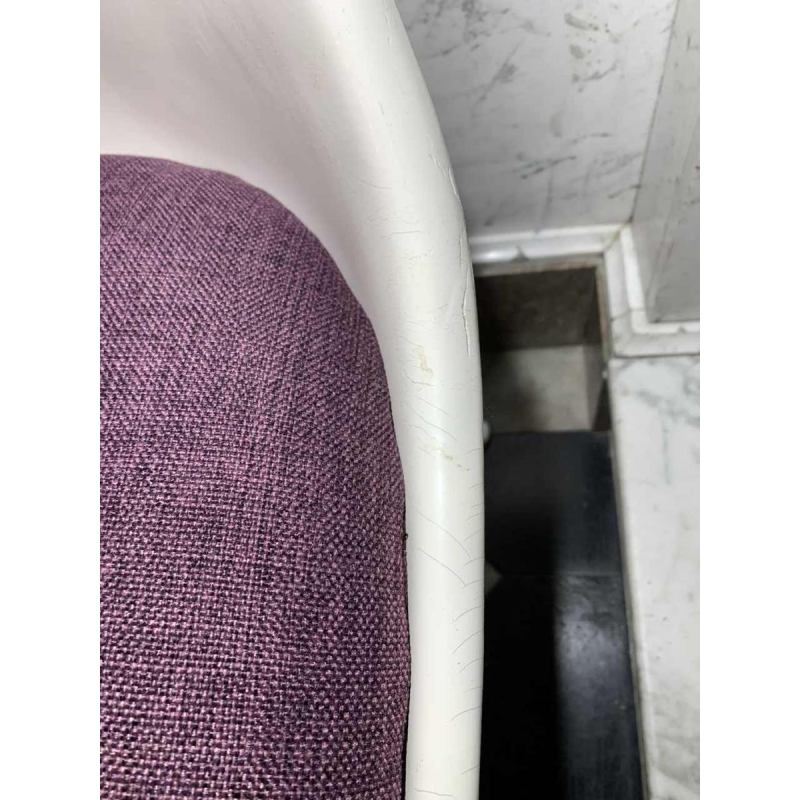 MAURICE BURKE voor ARKANA, paar witte draaistoelen " Tulip " glasvezel, ca 1960