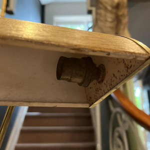 EILEEN GRAY JUMO Lampe à poser ou de bureau (doré & brun), design moderniste, ca 1945