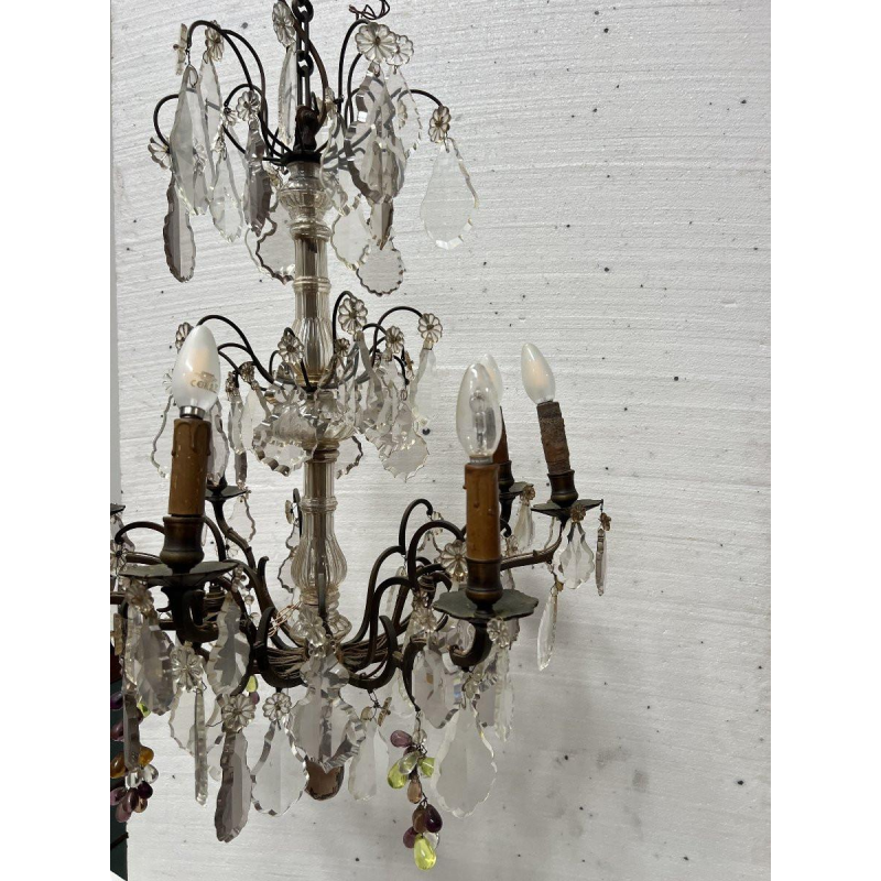 Lustre de style Louis XV à pendeloques et fruits en verre coloré, XX siècle