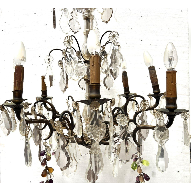 Lustre de style Louis XV à pendeloques et fruits en verre coloré, XX siècle