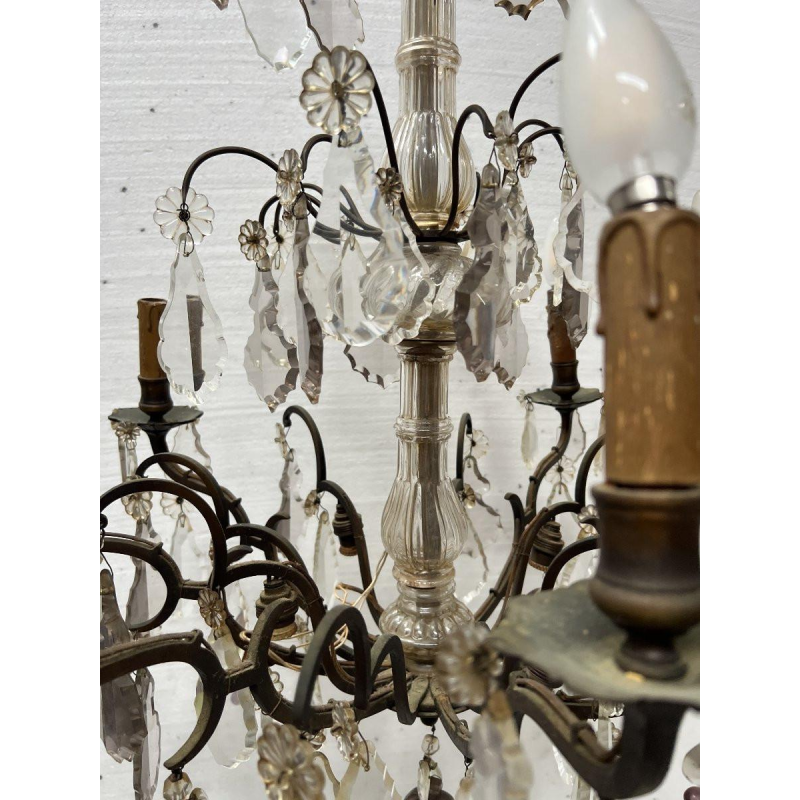 Lustre de style Louis XV à pendeloques et fruits en verre coloré, XX siècle