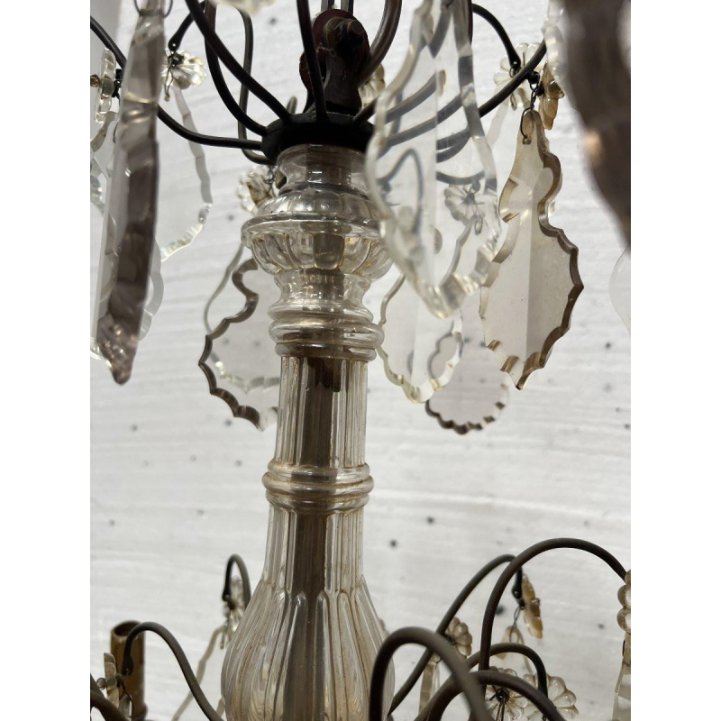 Lustre de style Louis XV à pendeloques et fruits en verre coloré, XX siècle