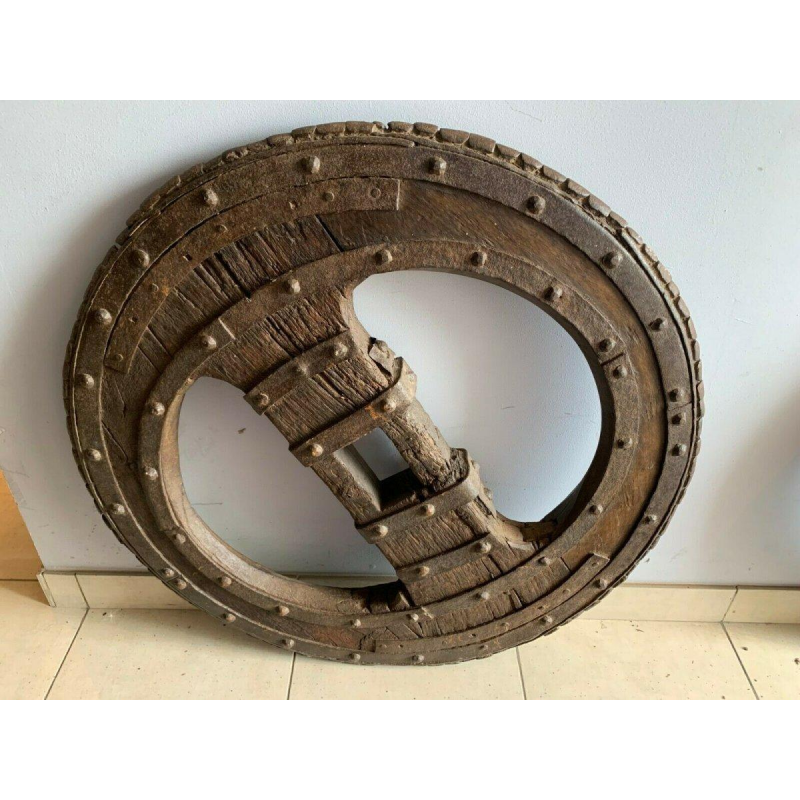 Set of two riveted wrought iron chariot wheels, 16th century