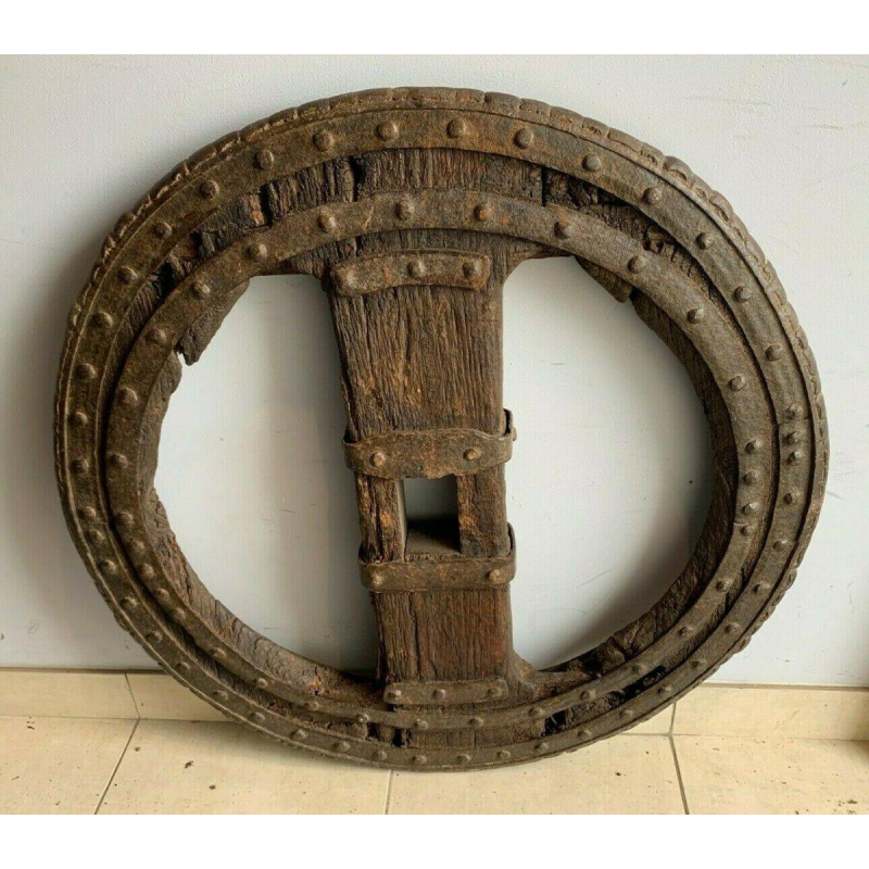 Set of two riveted wrought iron chariot wheels, 16th century