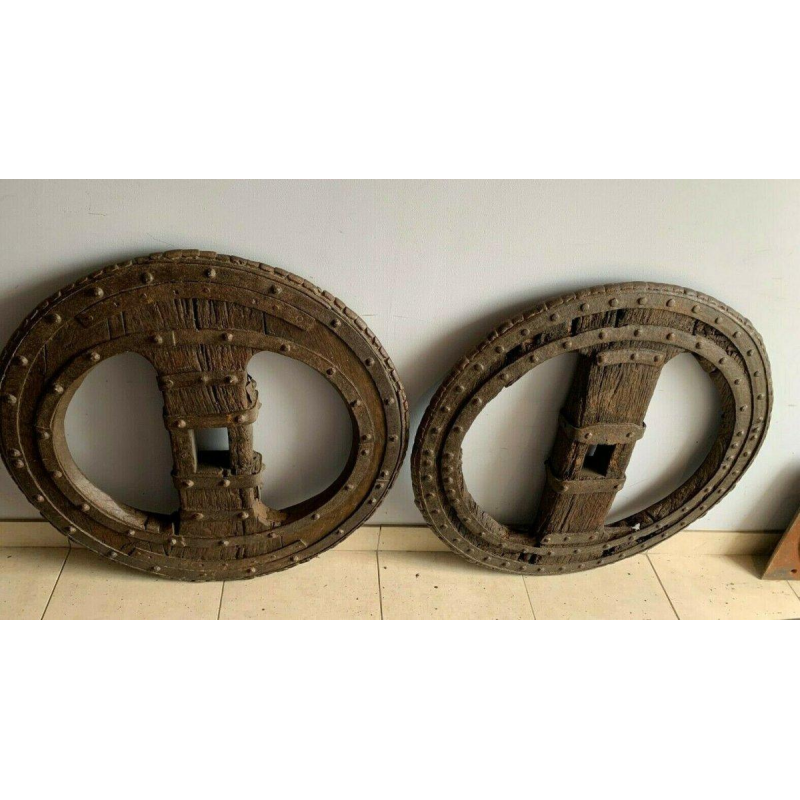 Set of two riveted wrought iron chariot wheels, 16th century