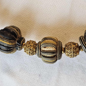 Rare collier de perles afghanes datant d'entre le IXe et le XIIe s