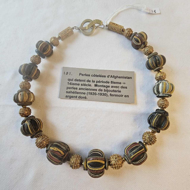 Rare collier de perles afghanes datant d'entre le IXe et le XIIe s