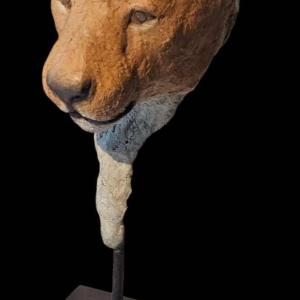 Adama Gandema 'Leeuwinnenhoofd' verloren was bronzen sculptuur