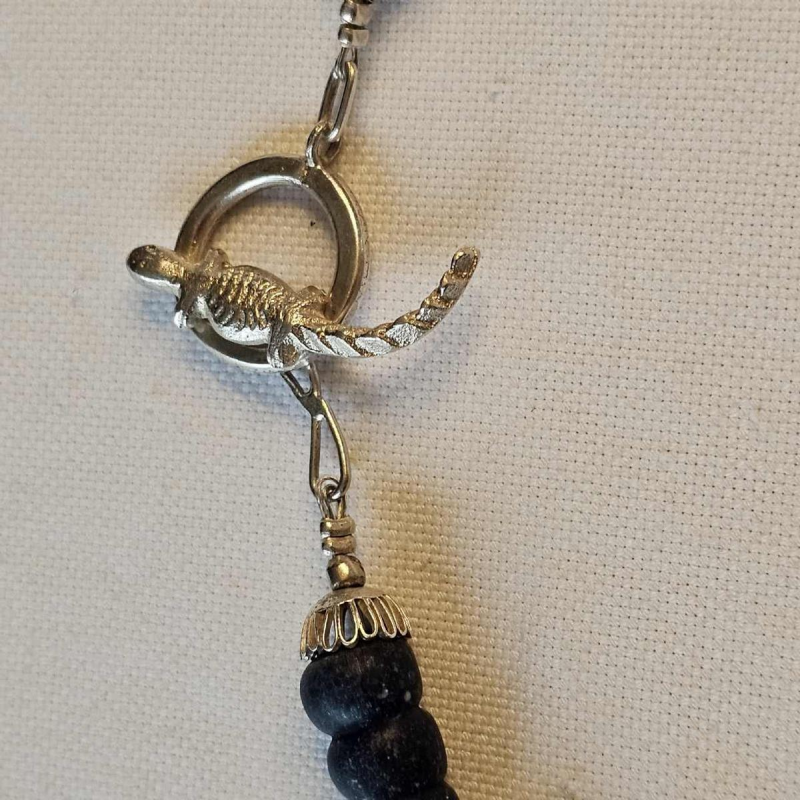 Rare necklace of Afghan pearls dating from between the 9th and 12th century