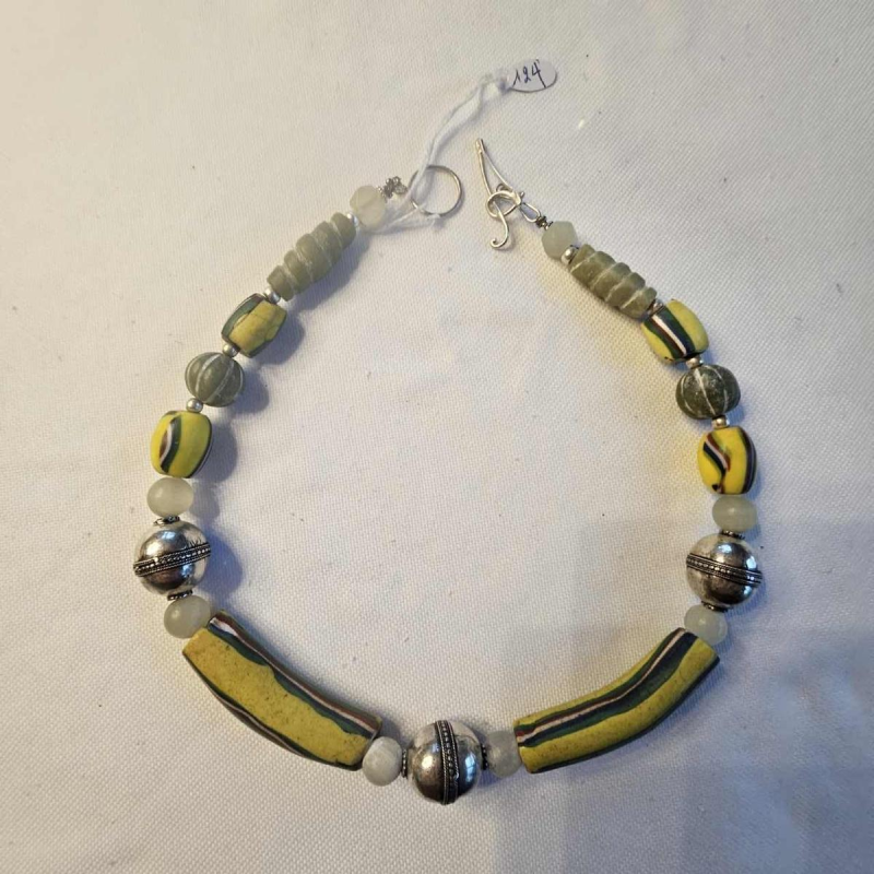 Nicole Vandenabeele-George, Venetian pearl necklace