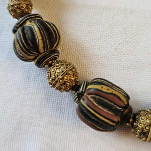 Rare necklace of Afghan pearls dating from between the 9th and 12th century