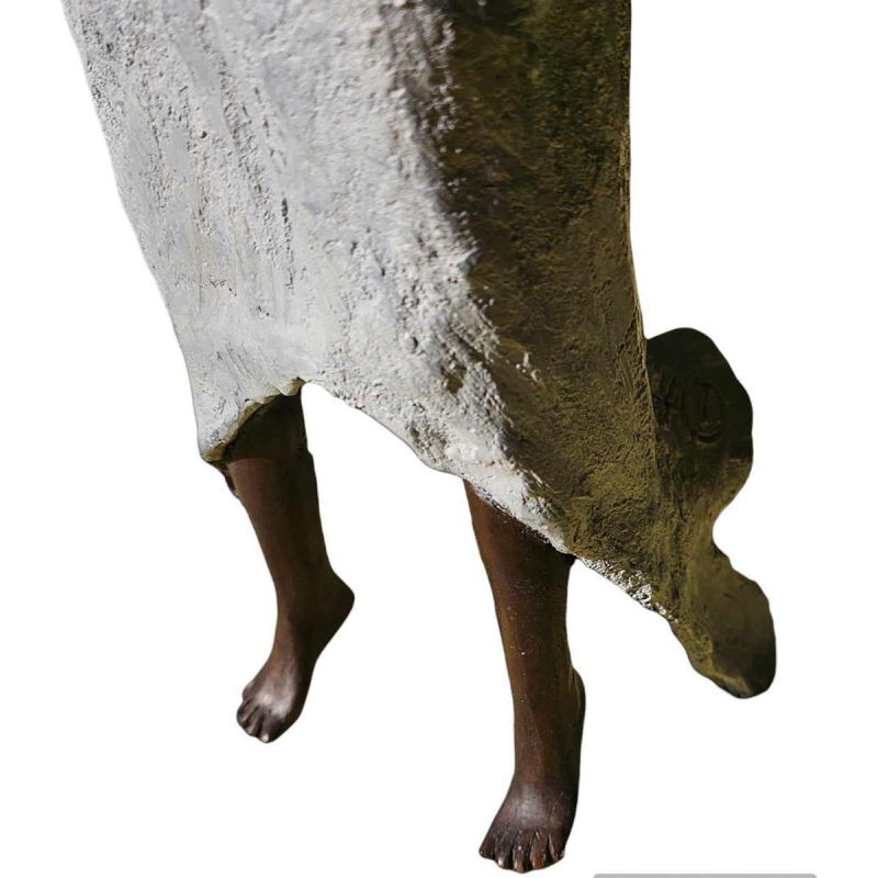 Adama Gandema "Vrouw met sjaal" bronzen sculptuur, Burkina Faso