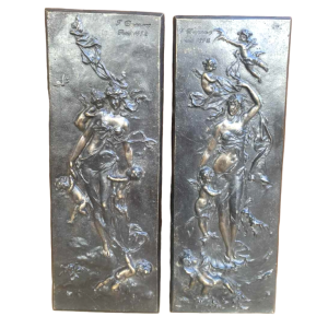 Paire de plaques en bronze de bas-relief signées F Duquesnoy 1892