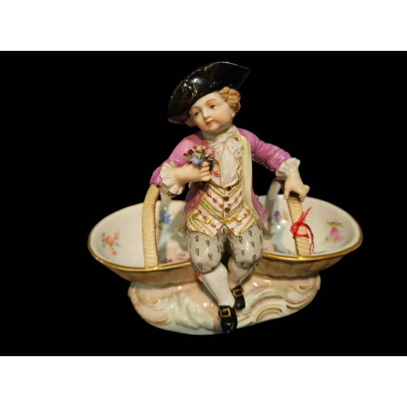 Porcelaine de Meissen 'Enfant aux paniers' salière statuette polychrome, XIXe s