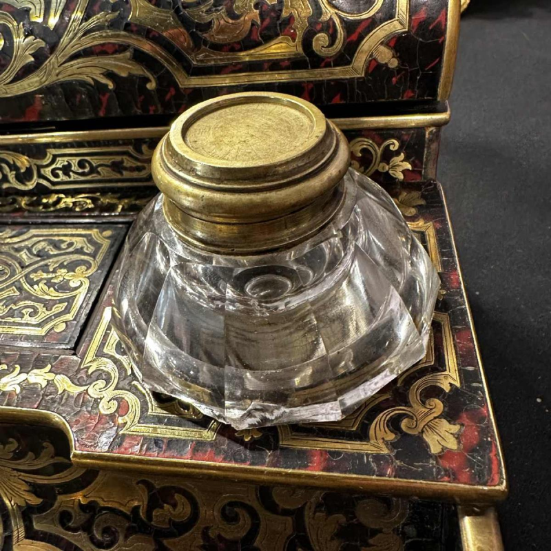 Encrier en écaille de tortue et laiton dans le goût de Boulle, époque Napoléon III, fin XIXe s