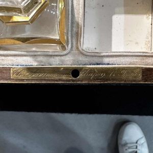 Théodore ANNEE, boîte à parfum émaillée estampillée, XIXe s